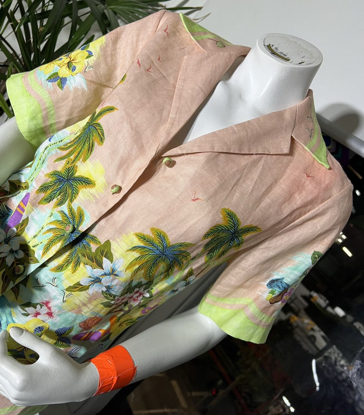 ALEMAIS Alemais Guava Mermaid Point Short Sleeve Shirt. Size XS / US 0-2 / IT 36-38 - 3 Thumbnail