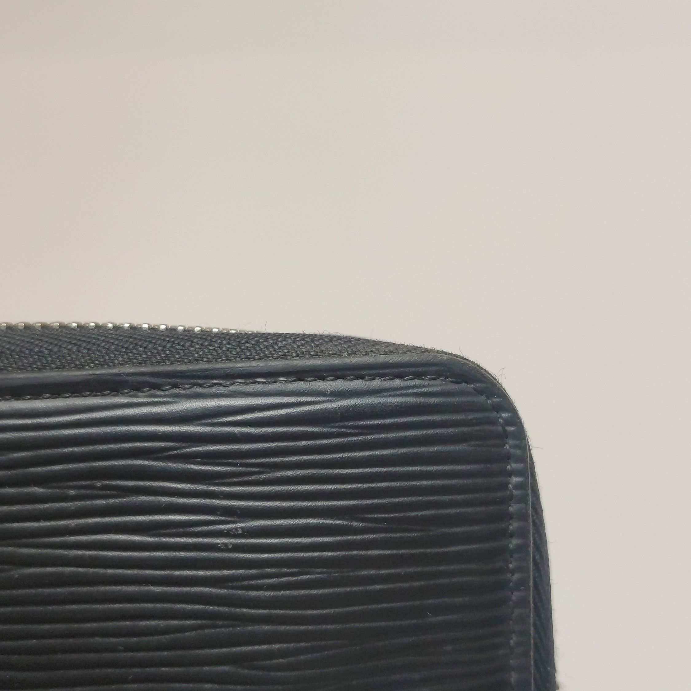 Louis Vuitton Louis Vuitton (LV) Zippy cowhide ripple zip around wallet - Size ONE SIZE - 7 Thumbnail