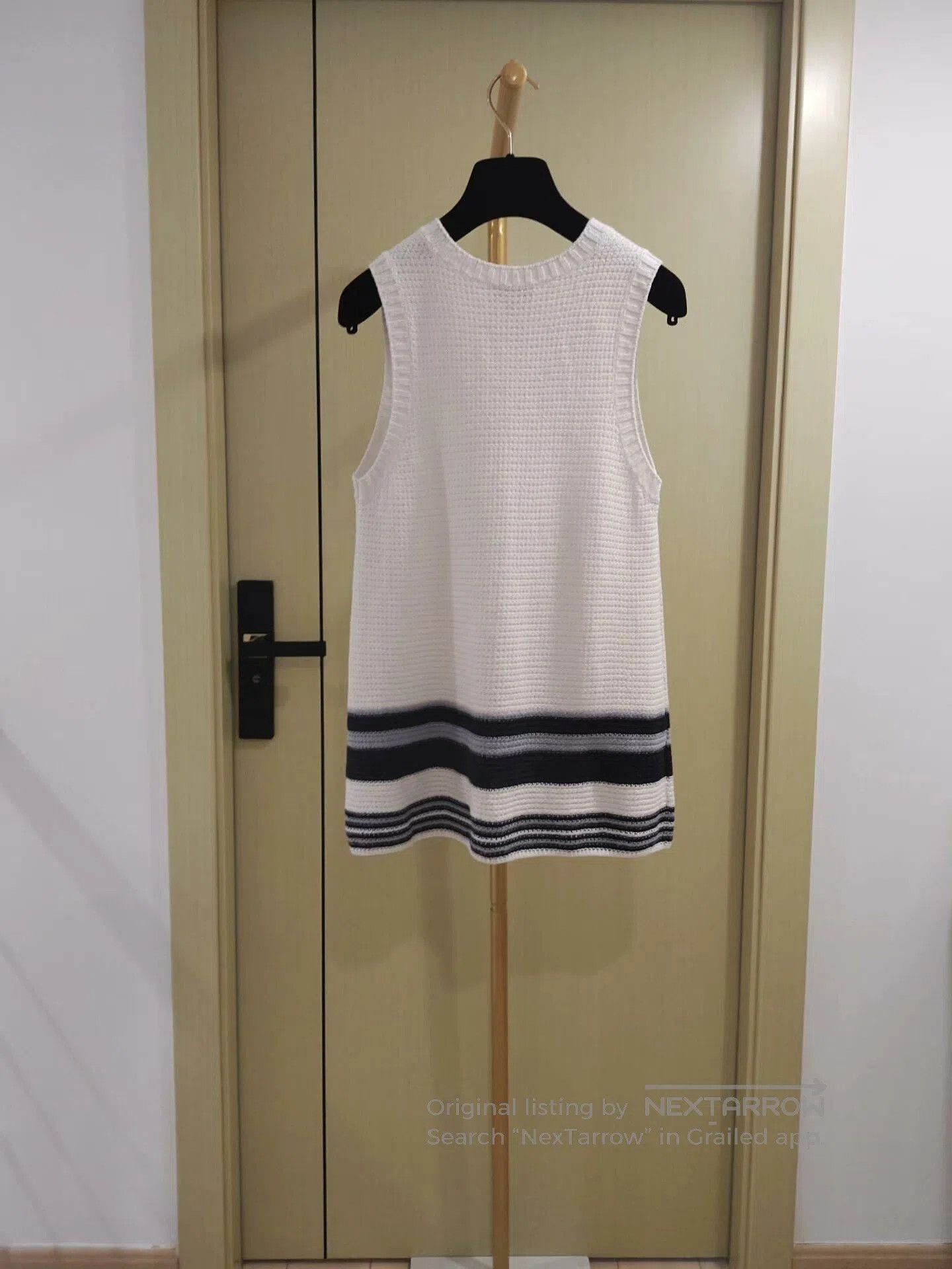 Chanel Chanel Black and White Knit Vest. Size XS / US 0-2 / IT 36-38 - 2 Thumbnail