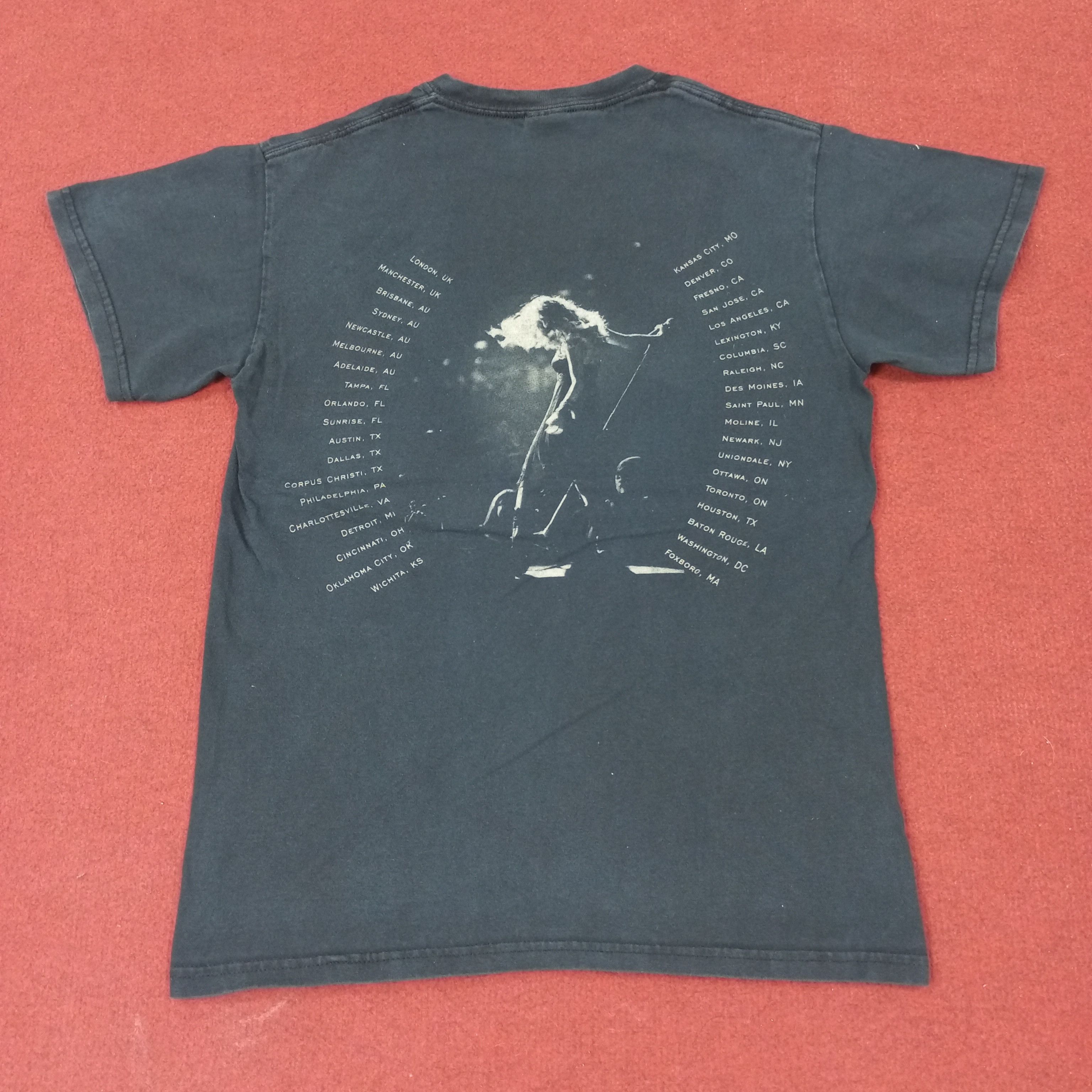 Band Tees Taylor Swift Singer Music Tour Tshirt c249n72 Size US S / EU 44-46 / 1 - 6 Thumbnail