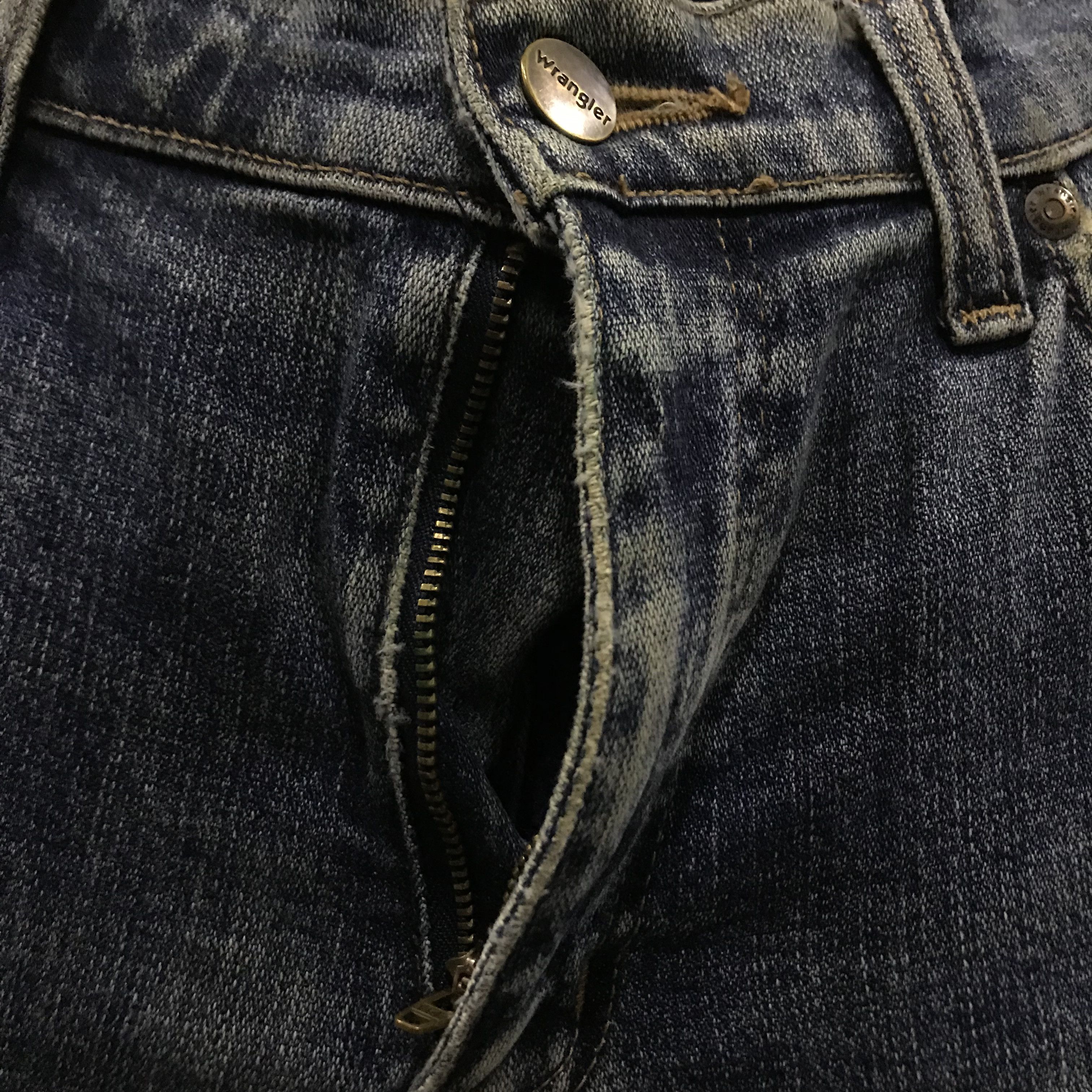 Wrangler Vintage Wrangler 2000s Fade Distressed Look Straight Leg Size US 29 - 7 Thumbnail