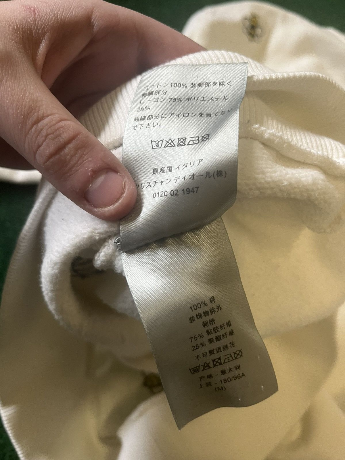Dior × Kaws Dior Kaws White Bee Sweater Size US M / EU 48-50 / 2 - 5 Thumbnail
