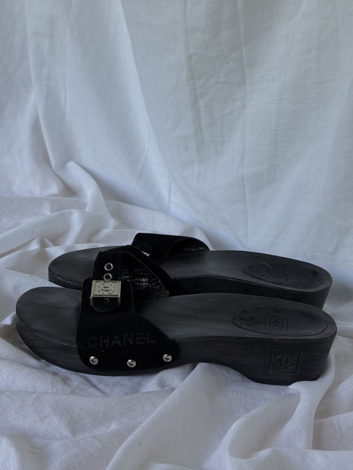 Chanel CHANEL “CC” Buckle Black Suede Clogs Sandals Flip flops Size US 8 / IT 38 - 3 Thumbnail