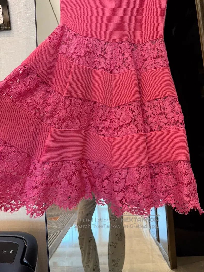 Valentino Valentino Lace dress Size S / US 4 / IT 40 - 6 Thumbnail