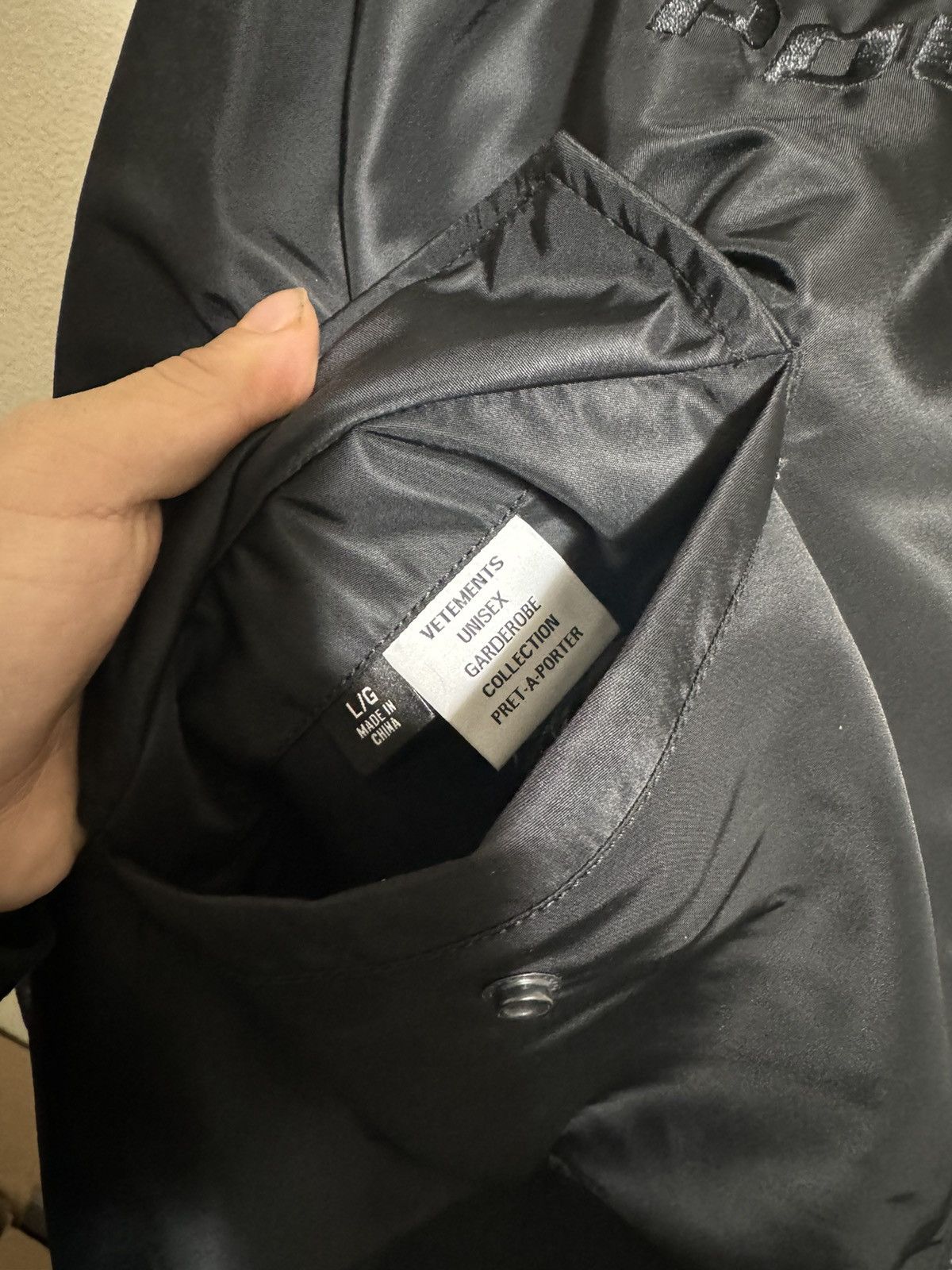 Vetements Vetements X Alpha Industries Blackout Racing Bomber Size US L / EU 52-54 / 3 - 6 Thumbnail