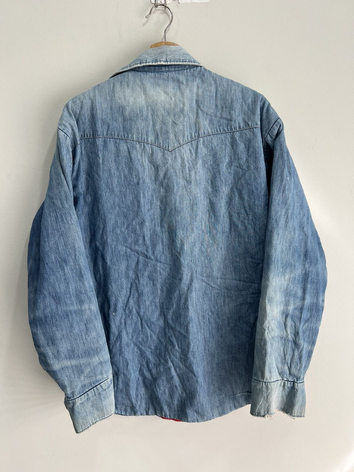 JCPenney Vtg 80s Jc Penney Thrashed Button Up Shirt denim pearl snap Size US L / EU 52-54 / 3 - 2 Thumbnail