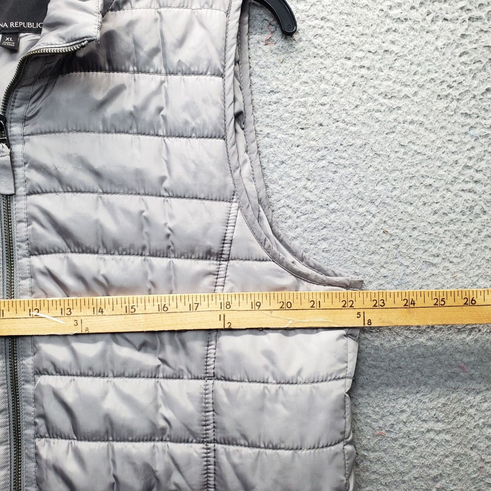 Banana Republic Banana Republic Puffer Vest Womens XL Gray Quilted Packable Down Slim Fit Zip Up Vest Size XL / US 12-14 / IT 48-50 - 4 Thumbnail