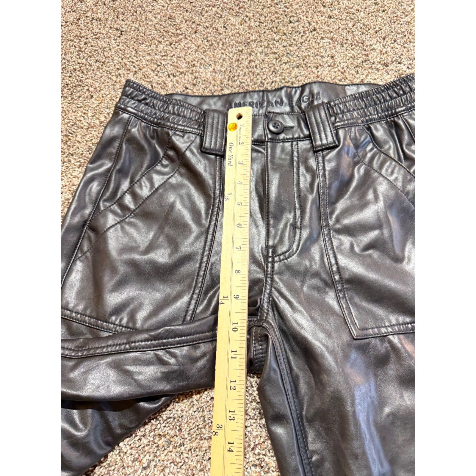 American Eagle Outfitters American Eagle Outfitters Cargo Pants Women's Black Size 6 SHORT EUC Leather Look Faux Leather Cargo Pants Women Black 6 SHORT Size 28" / US 6 / IT 42 - 6 Thumbnail