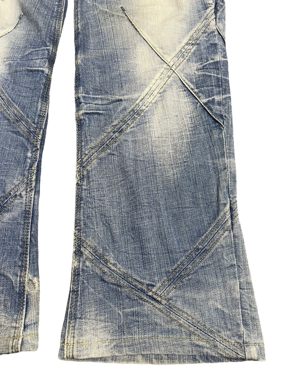 Who Decides War Vintage Japanese Brand Embroidered Patch Style Jeans Size US 32 / EU 48 - 8 Thumbnail