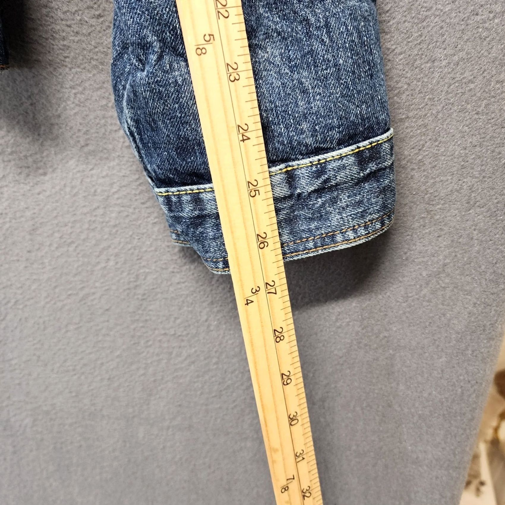 Tommy Hilfiger VINTAGE Tommy Hilfiger Jean Jacket Mens XL Blue Denim Trucker Y2K Jacket Mens XL Blue Denim Trucker Button Closure Vintage Mens Size US 36 / EU 52 - 7 Thumbnail
