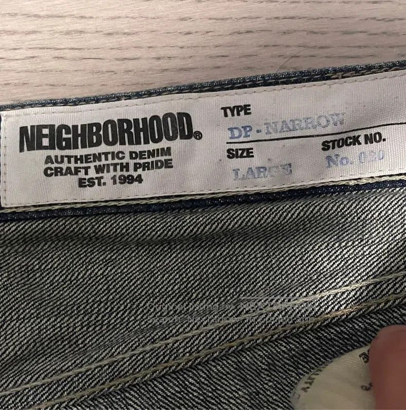 Neighborhood Neighborhood size L Distressed and Faded Tapered Denim Lon Size US 27 - 7 Thumbnail
