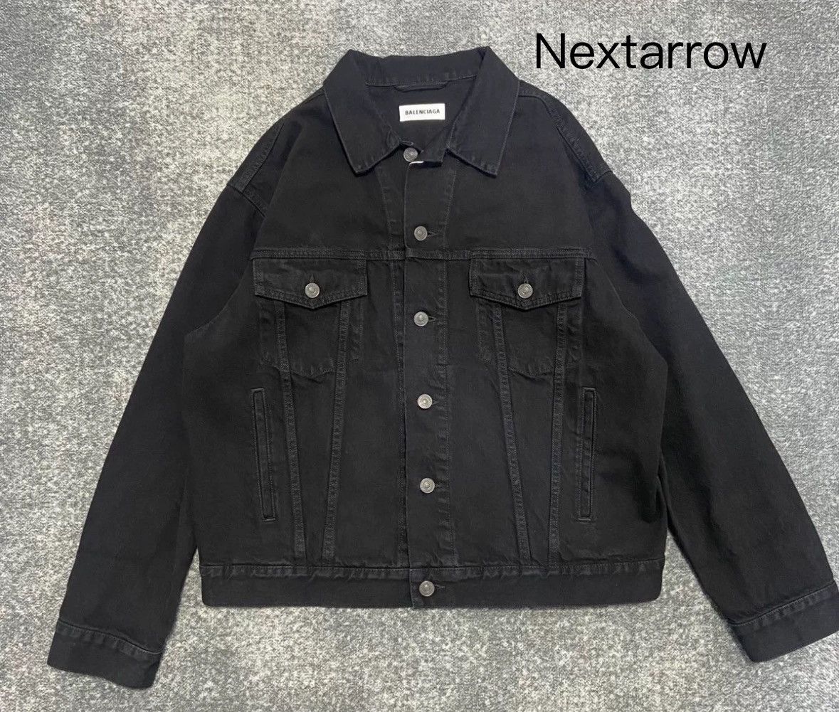 Balenciaga Balenciaga back rhinestone logo jacket2412-Nextarrow Size US S / EU 44-46 / 1 - 1 Thumbnail