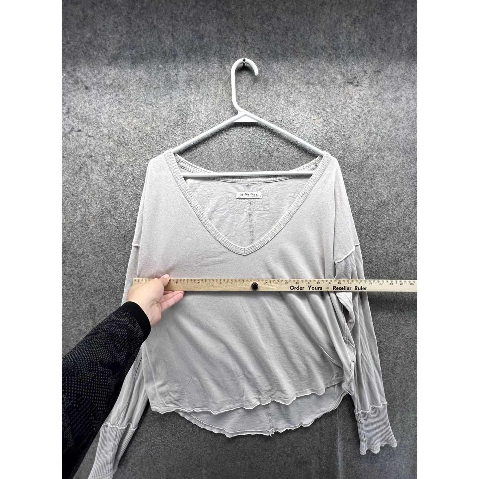 Free People We The Free Shirt Women Large Gray V Neck Long Sleeve Ruffle Cuff Jersey T-Shirt Size L / US 10 / IT 46 - 6 Thumbnail