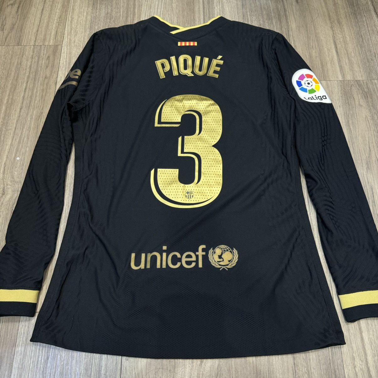 Nike Barcelona 20/21 player issue L/S away shirt #3 Pique Size US L / EU 52-54 / 3 - 2 Thumbnail