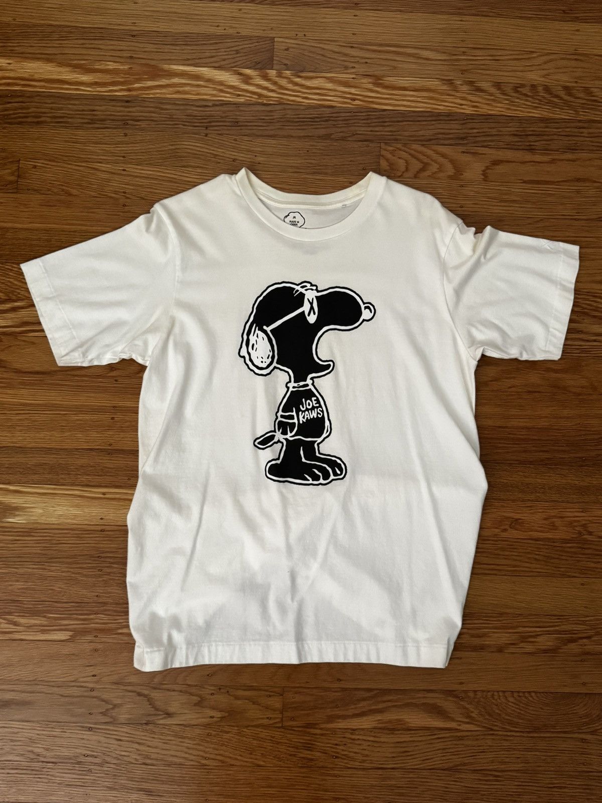 Kaws × Uniqlo Uniqlo Kaws Snoopy T-shirt White - size Medium Size US M / EU 48-50 / 2 - 1 Thumbnail