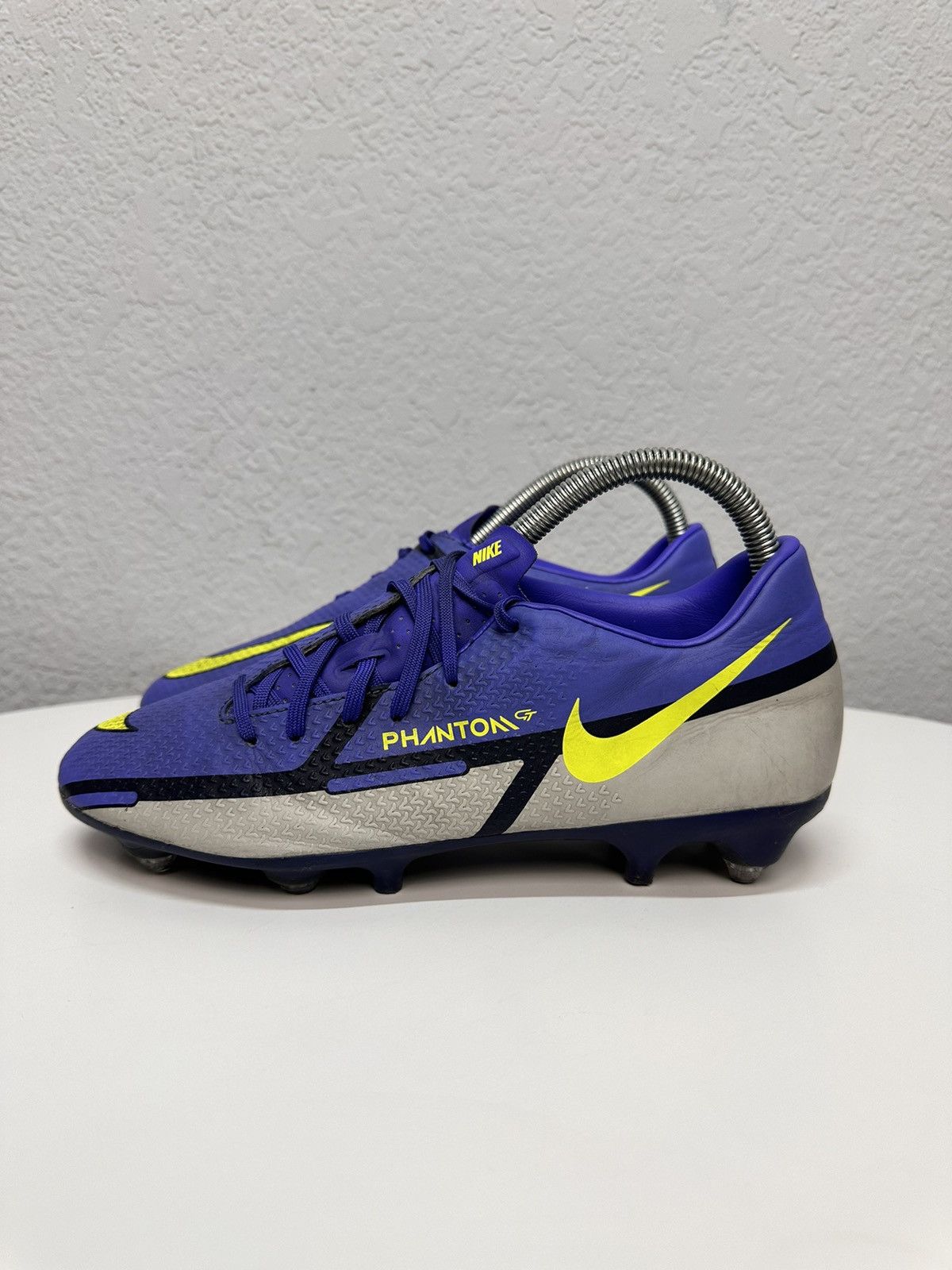 Nike Nike Phantom GT2 Pro purple soccer cleats rare hype Size US 7 / EU 40 - 3 Thumbnail