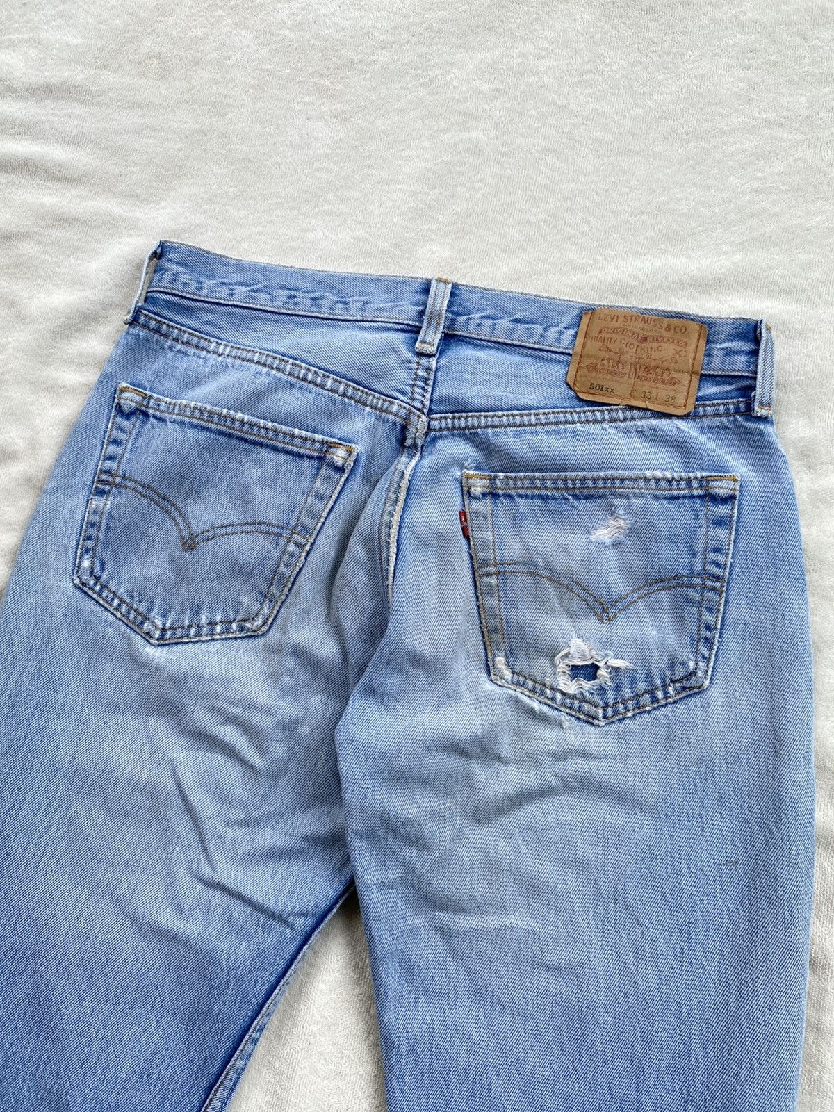 Levi's VINTAGE LEVIS 501xx DISTRESSED JEANS PANTS Size US 33 - 8 Thumbnail