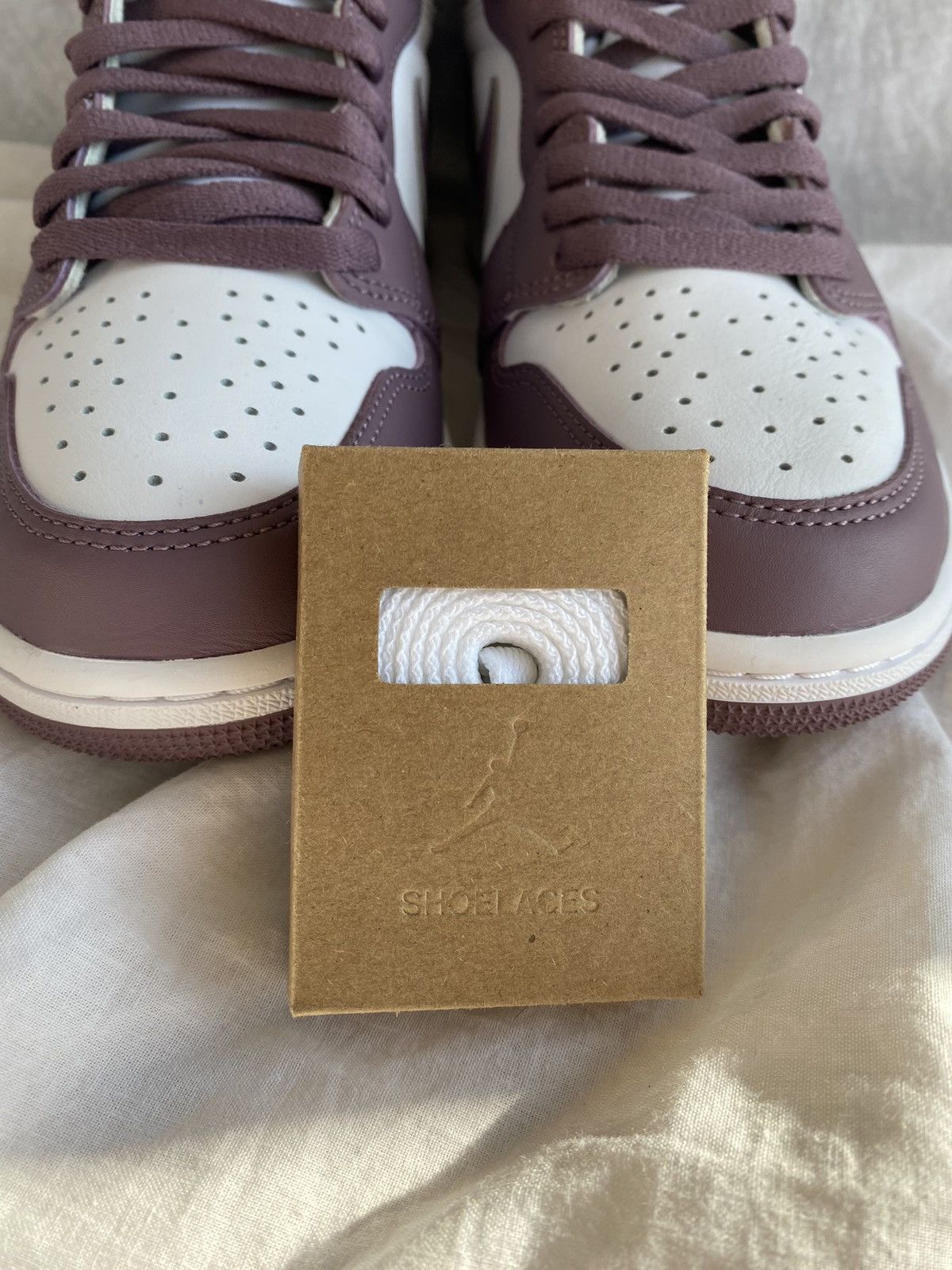 The North Face Nike Air Jordan One Mauve White Size US 10 / EU 43 - 9 Thumbnail