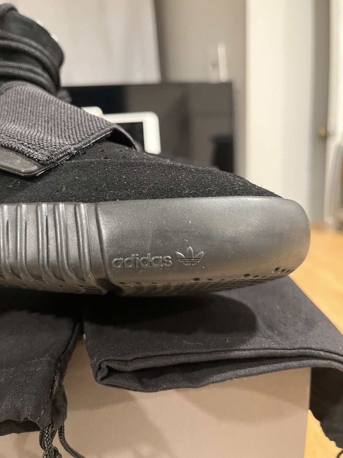Adidas × Kanye West Yeezy 750 Size US 7 / EU 40 - 14 Thumbnail