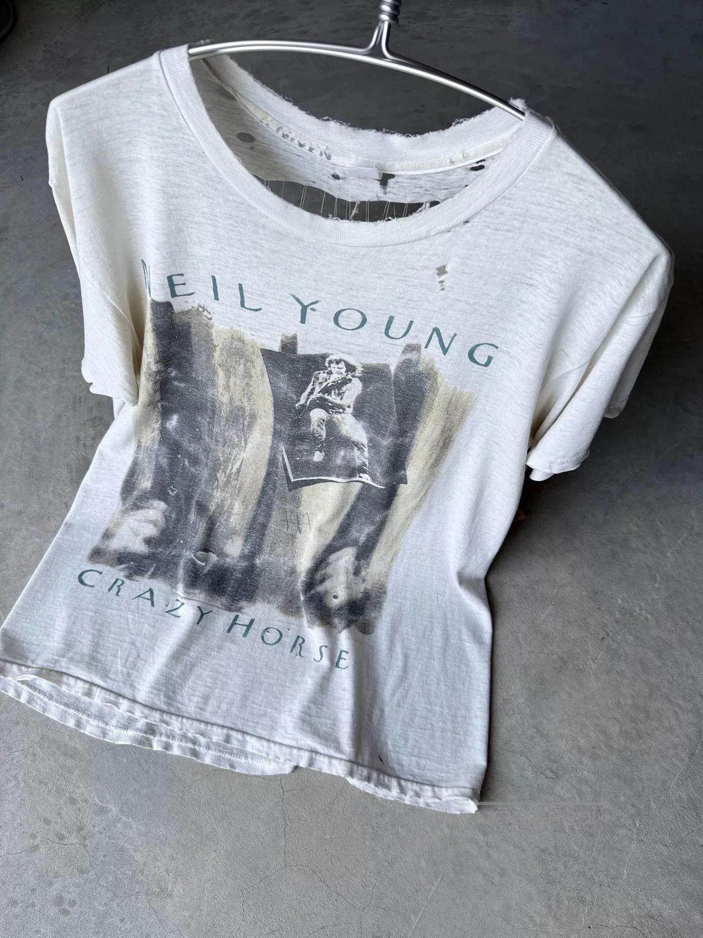 Vintage Vintage 80s Neil Young Tour Tee. Size US L / EU 52-54 / 3 - 8 Thumbnail