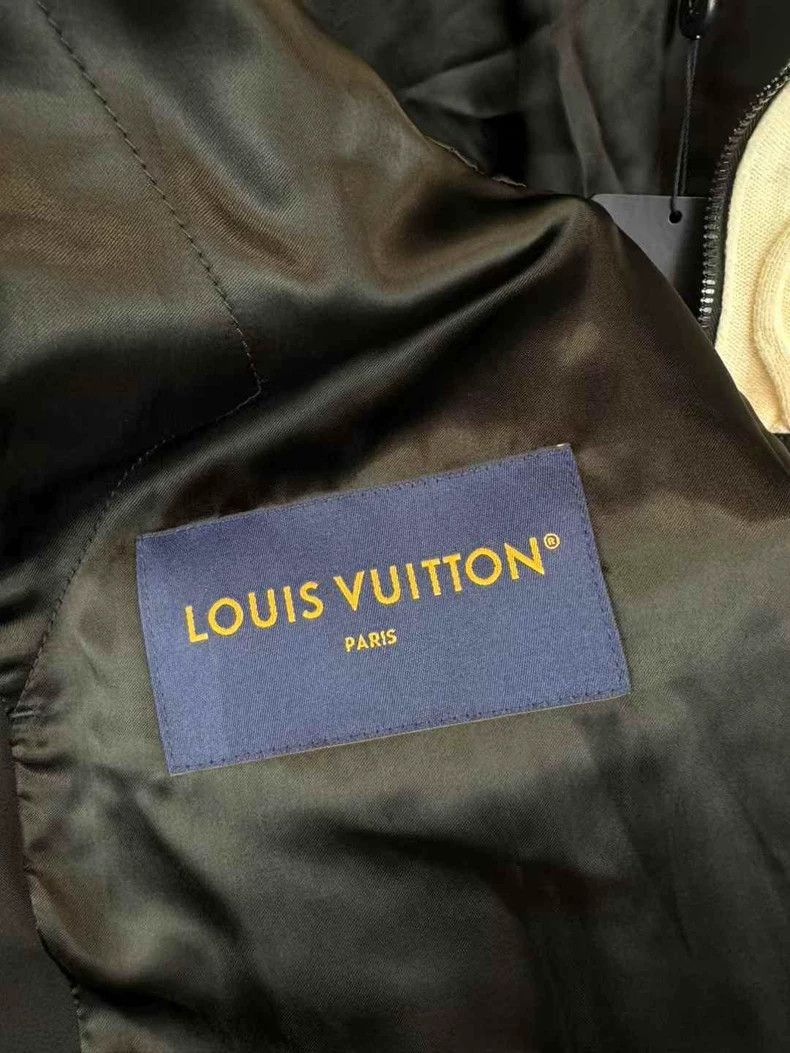 Louis Vuitton Louis Vuitton Floret embroidered color-block logo zip-up tu Size US L / EU 52-54 / 3 - 5 Thumbnail