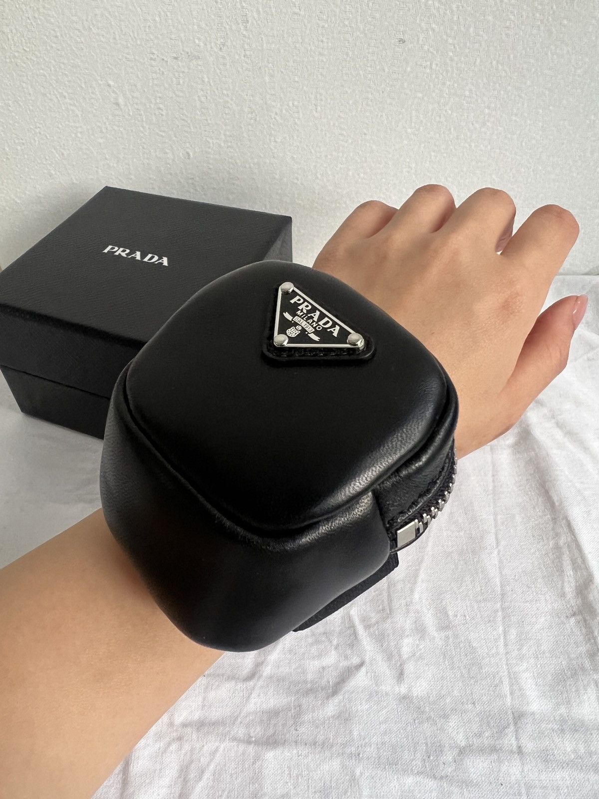Prada Prada triangle logo lamb leather pouch bracelet Size ONE SIZE - 1 Thumbnail
