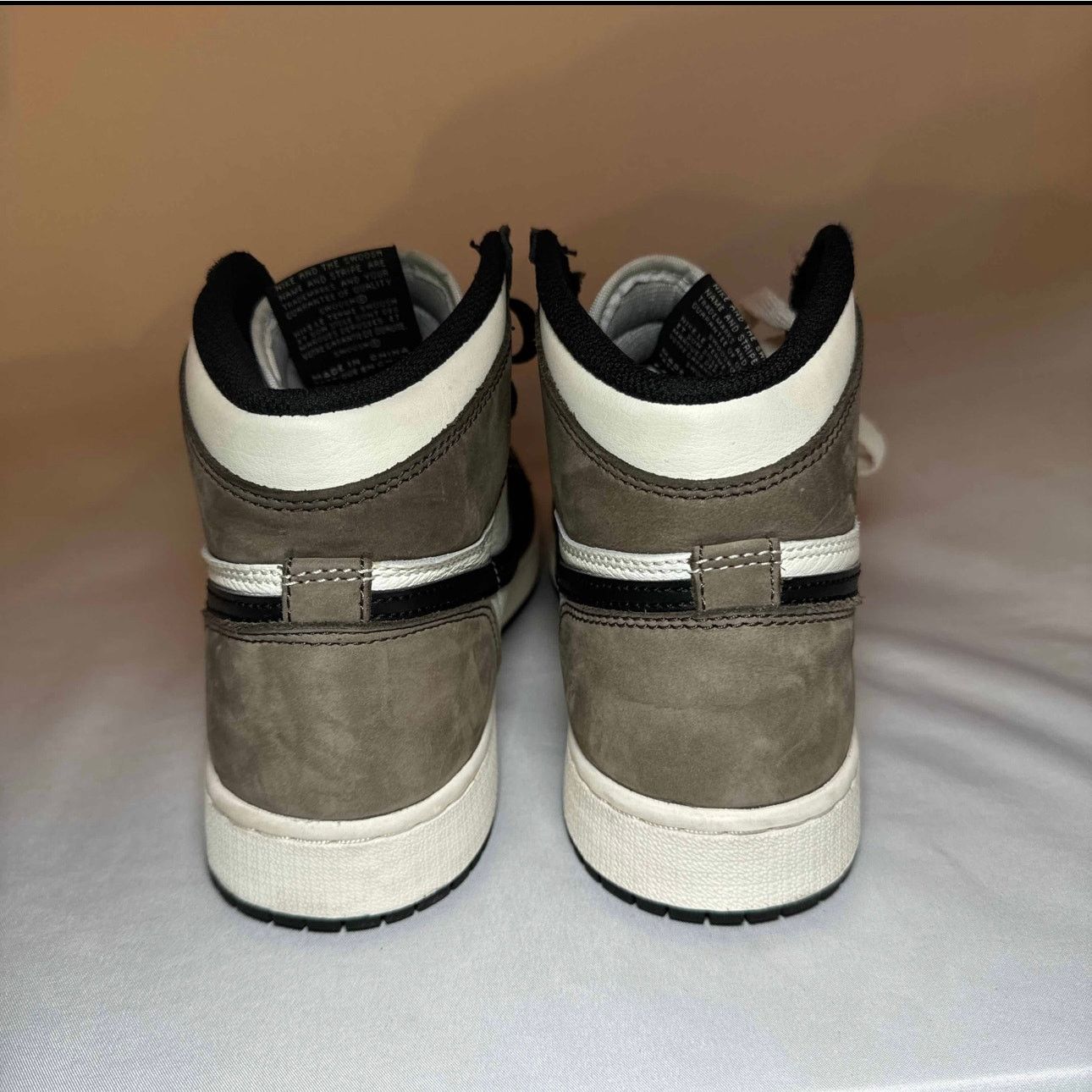 Jordan Brand × Nike Size 7 Air Jordan 1 Retro High OG GS Dark Mocha Men's Shoes Size US 7 / EU 40 - 5 Thumbnail
