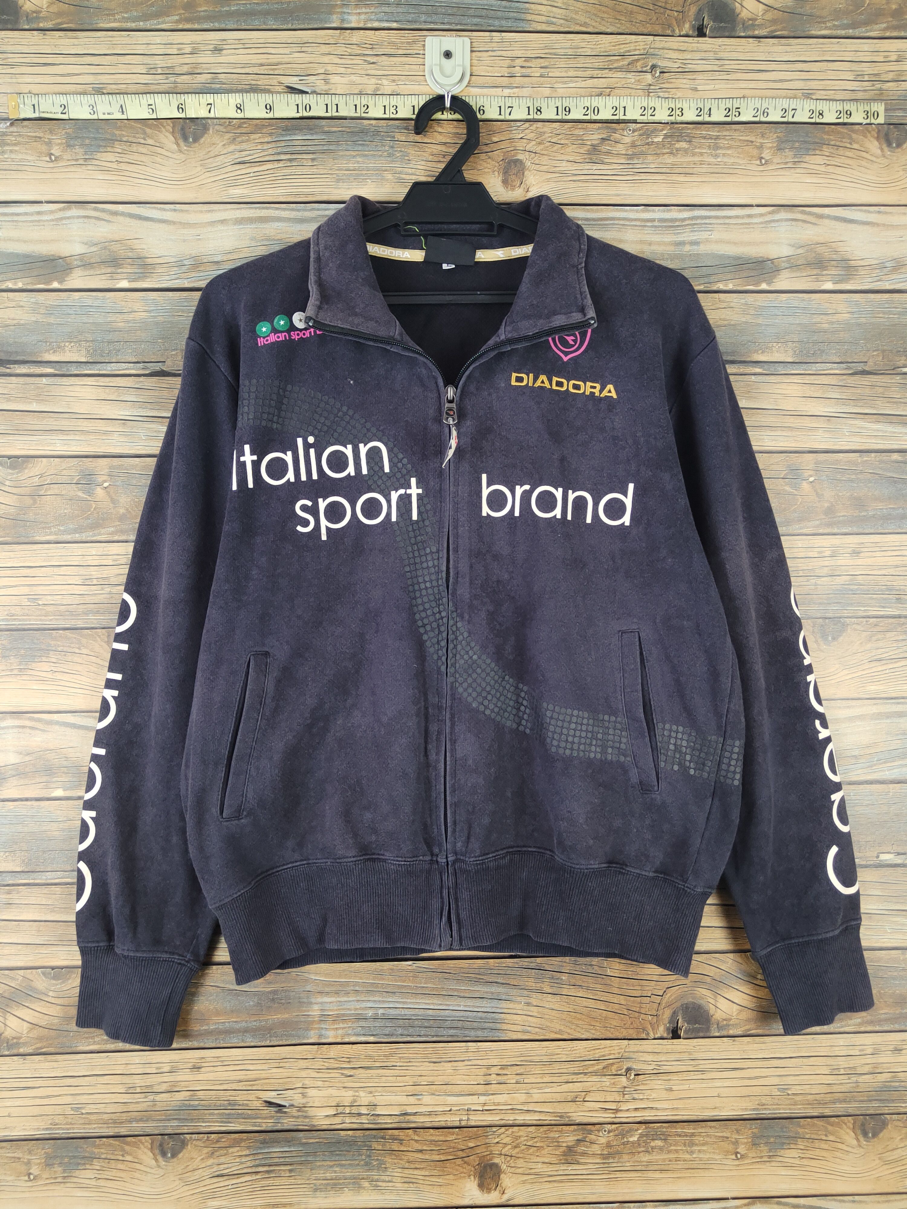 DL Diadora vintage Navy Faded Sweaters #554