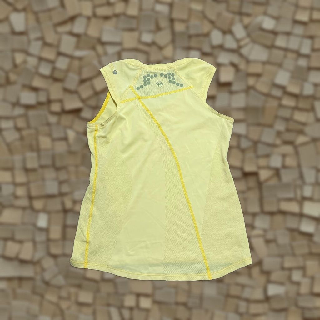 Mountain Hardwear Mountain Hardwear Tank Top Womens XS Yellow Sleeveless Athletic Shirt Tank Top Modern Casual 90s? Size XS / US 0-2 / IT 36-38 - 1 Thumbnail