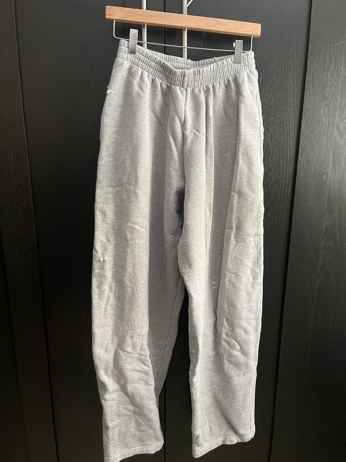 Balenciaga Balenciaga Sweatpants Size US 30 / EU 46 - 1 Thumbnail