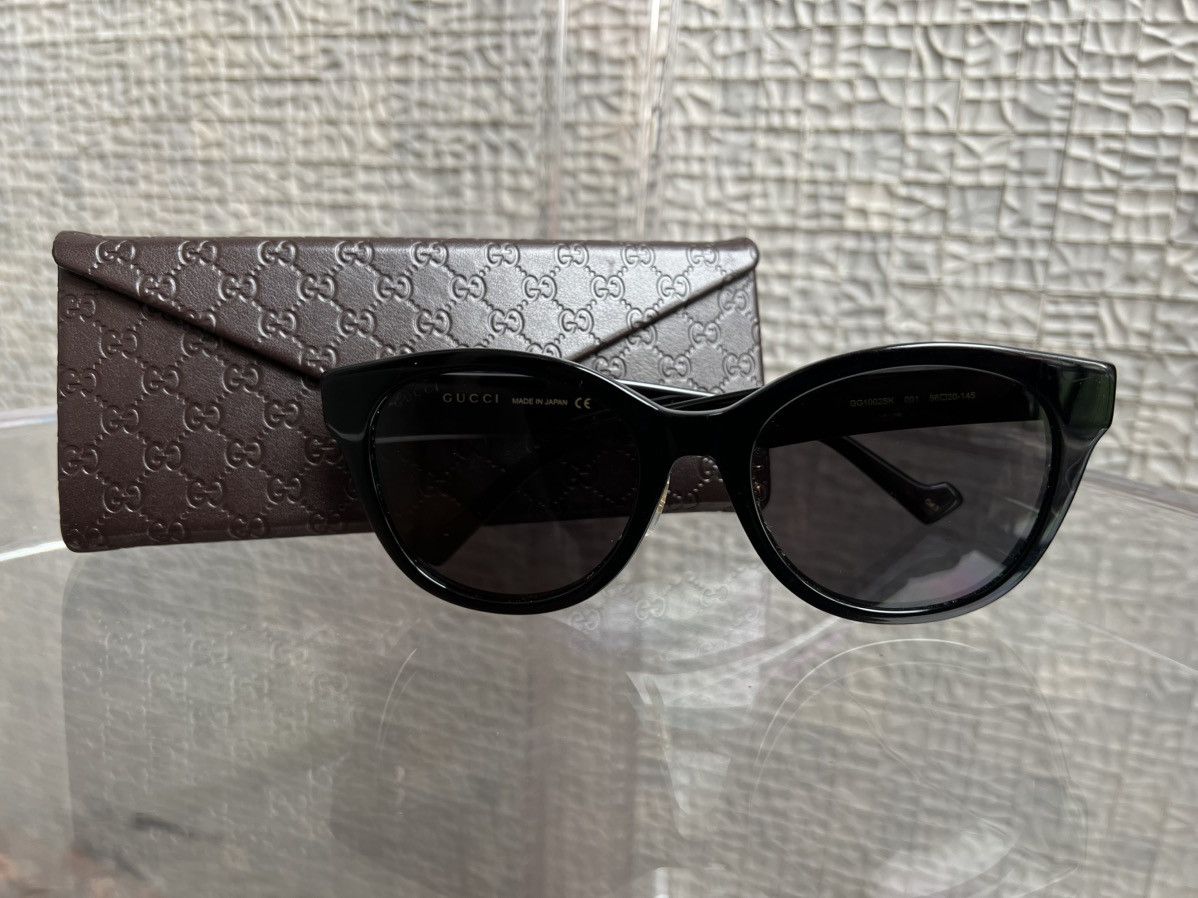Gucci Gucci Oversized Black Logo Sunglasses Unisex Size ONE SIZE - 2 Thumbnail