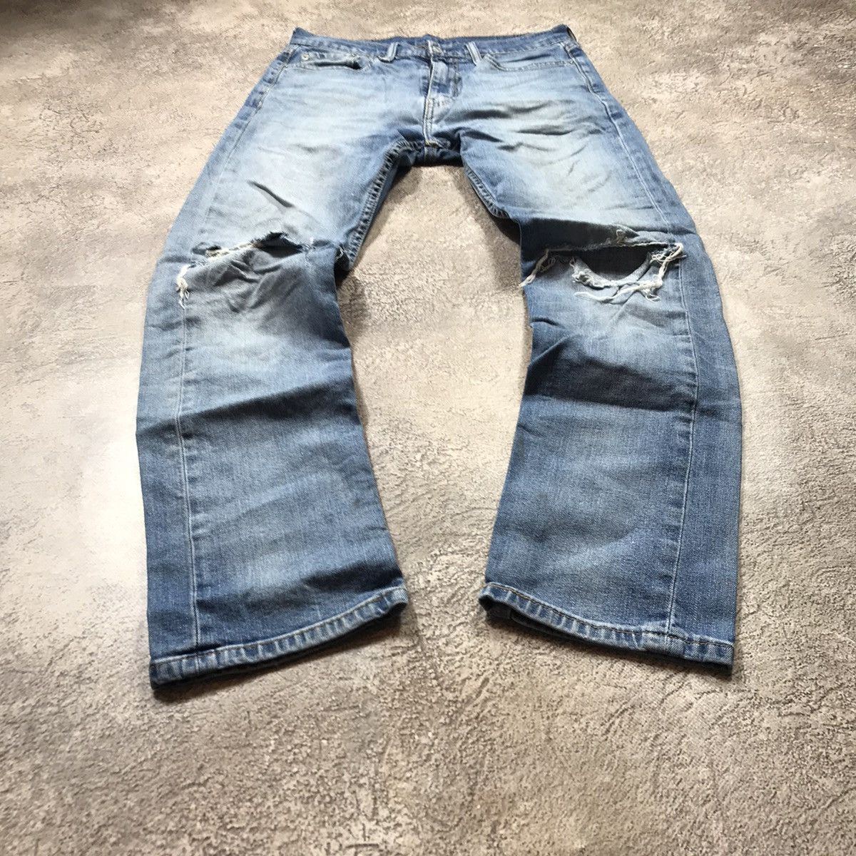Vintage Vintage 90s Levis Distressed Baggy Jeans Grunge Thrashed 31 Size US 31 - 1 Thumbnail