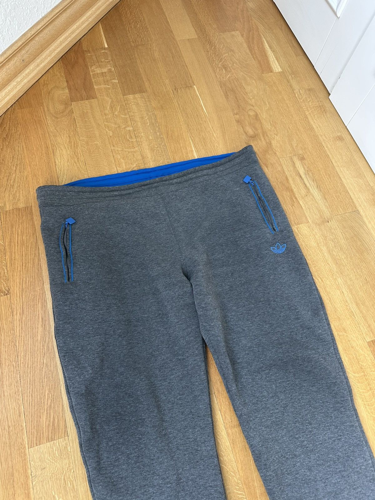 Adidas Vintage Adidas Oversize Pants Blue Embroidered Logo Gray Size US 39 - 3 Thumbnail