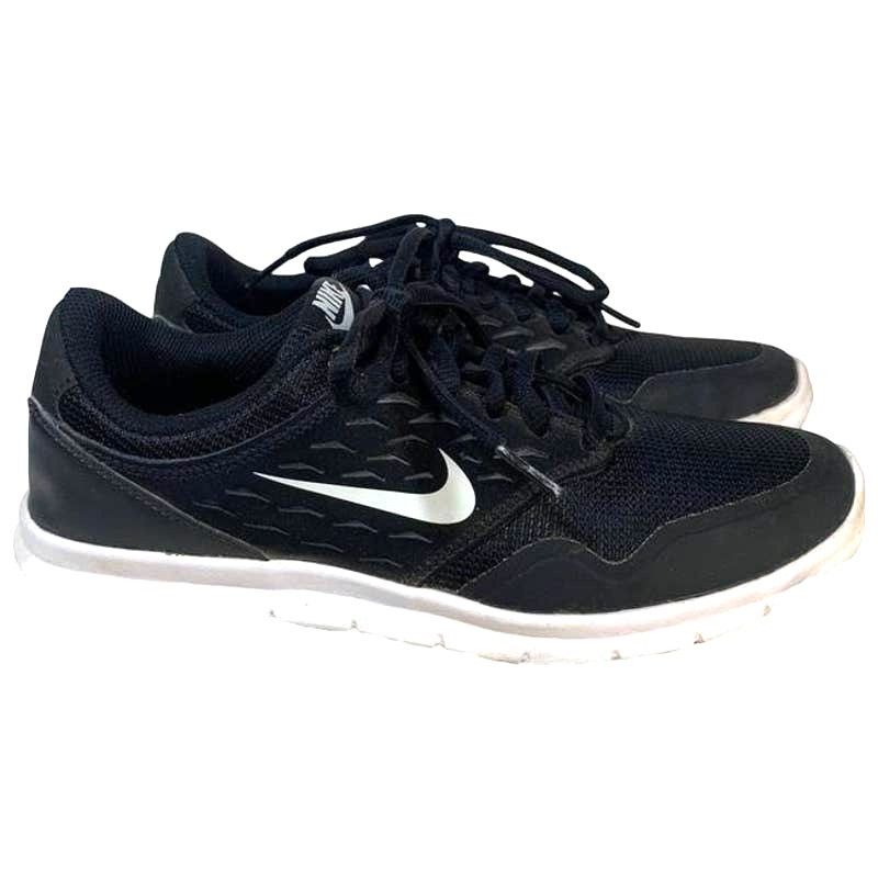 Nike Nike Women s Black Athletic Shoes size 7.5 Grailed