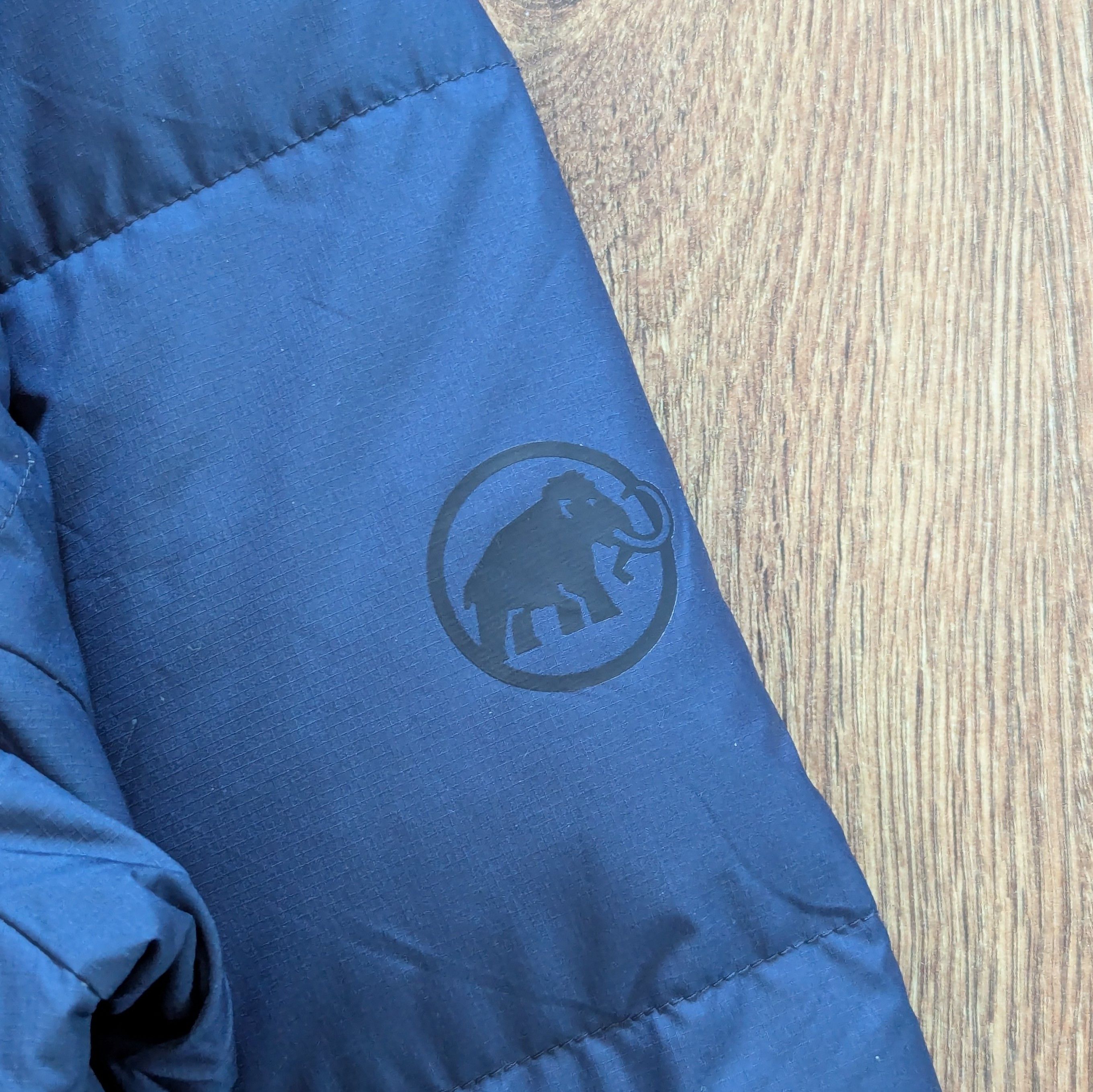 Mammut Mammut Reversible Down Jacket Size M Navy Outdoor Trekking Size US M / EU 48-50 / 2 - 5 Thumbnail