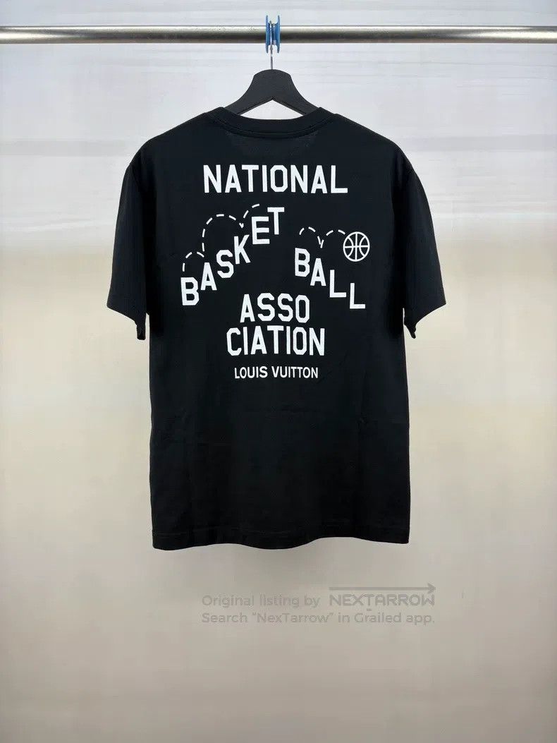 Louis Vuitton Louis Vuitton NBA co-branded printed short sleeves Size US M / EU 48-50 / 2 - 2 Thumbnail