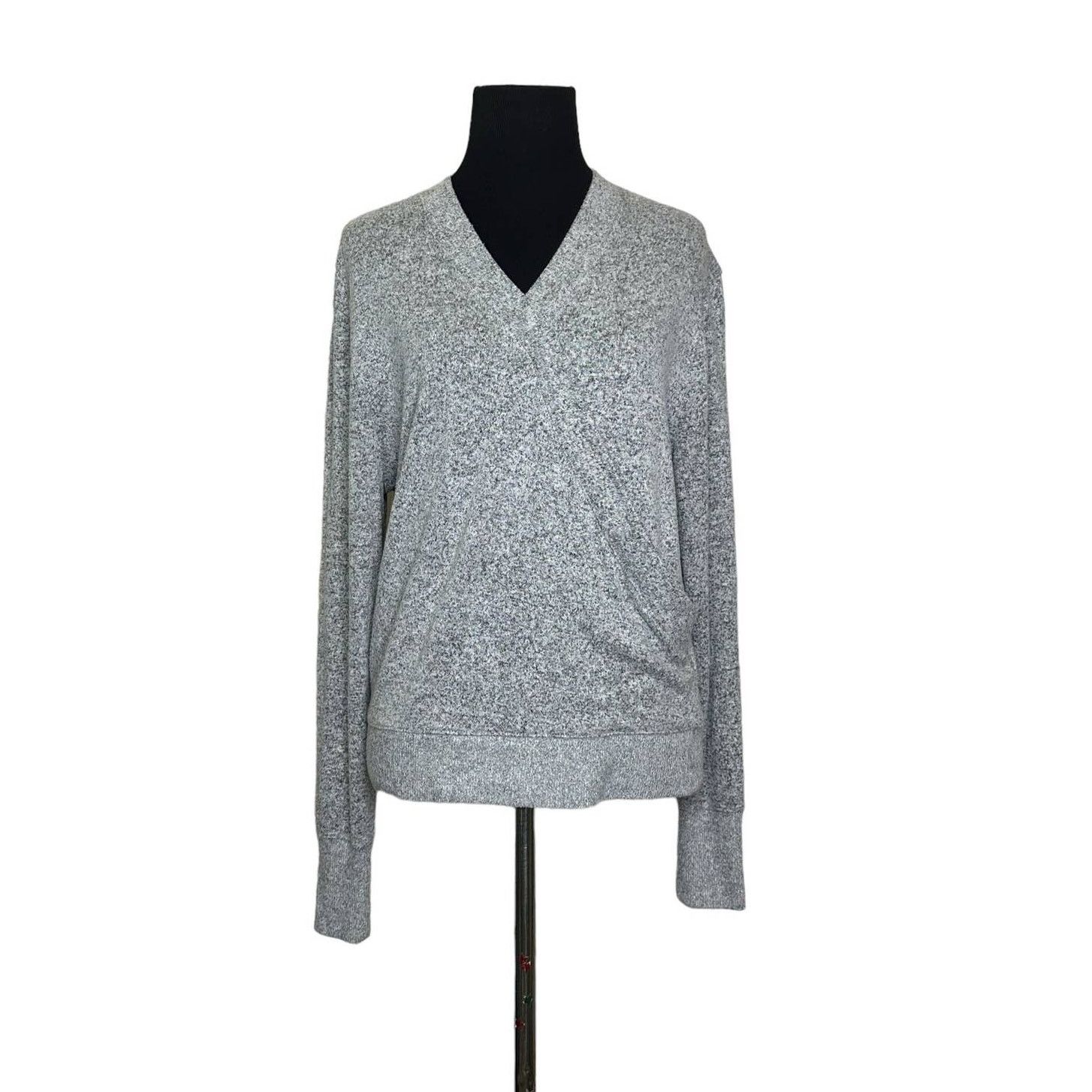 J.Crew J. Crew silver gray long sleeves sweater size small Size S / US 4 / IT 40 - 1 Thumbnail