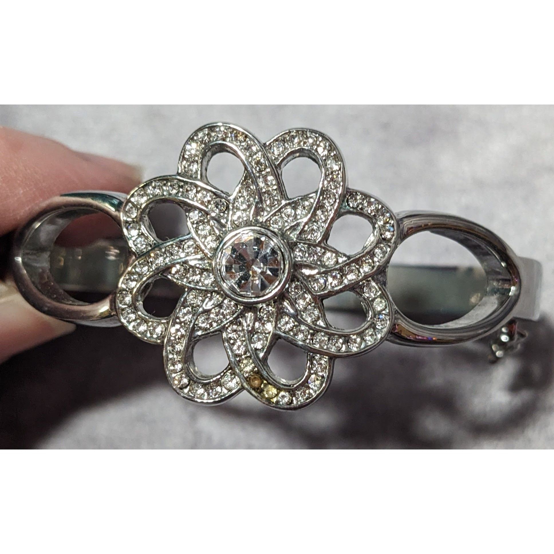 Other Elegant Glam Lia Sophia Garden Soiree Hinged Silver Tone Rhi Size ONE SIZE - 7 Thumbnail
