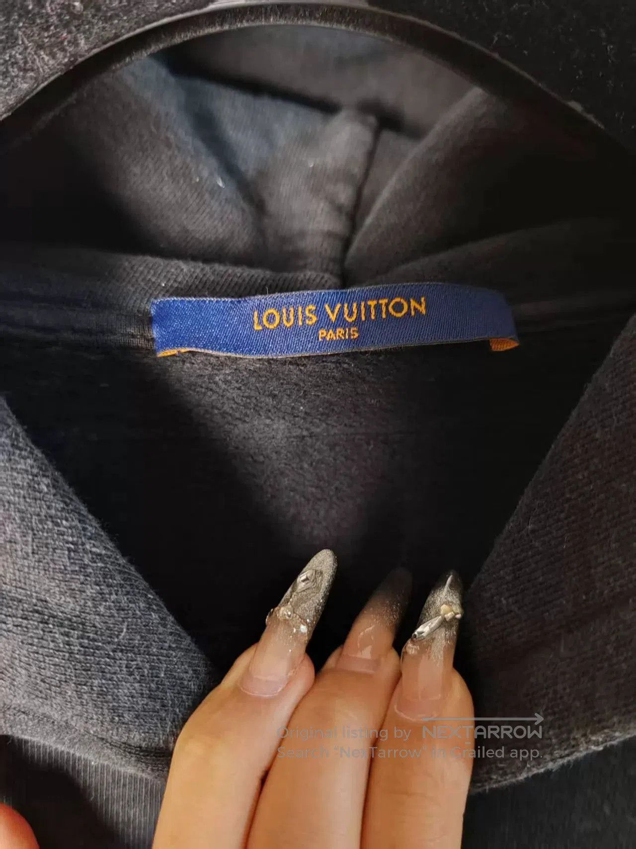 LVXWA Authentic LV New Sweatshirt for Sale. Size US M / EU 48-50 / 2 - 3 Thumbnail