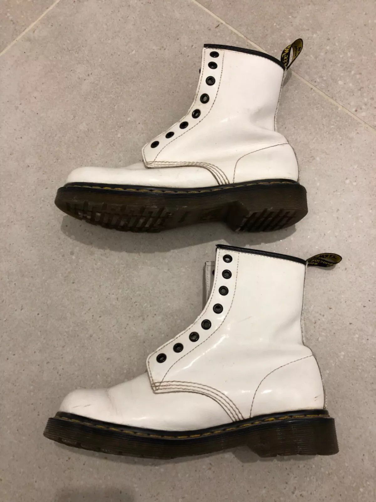 Dr. Martens Dr. Martens Womens Leather Boots Size US 7 / IT 37 - 2 Thumbnail