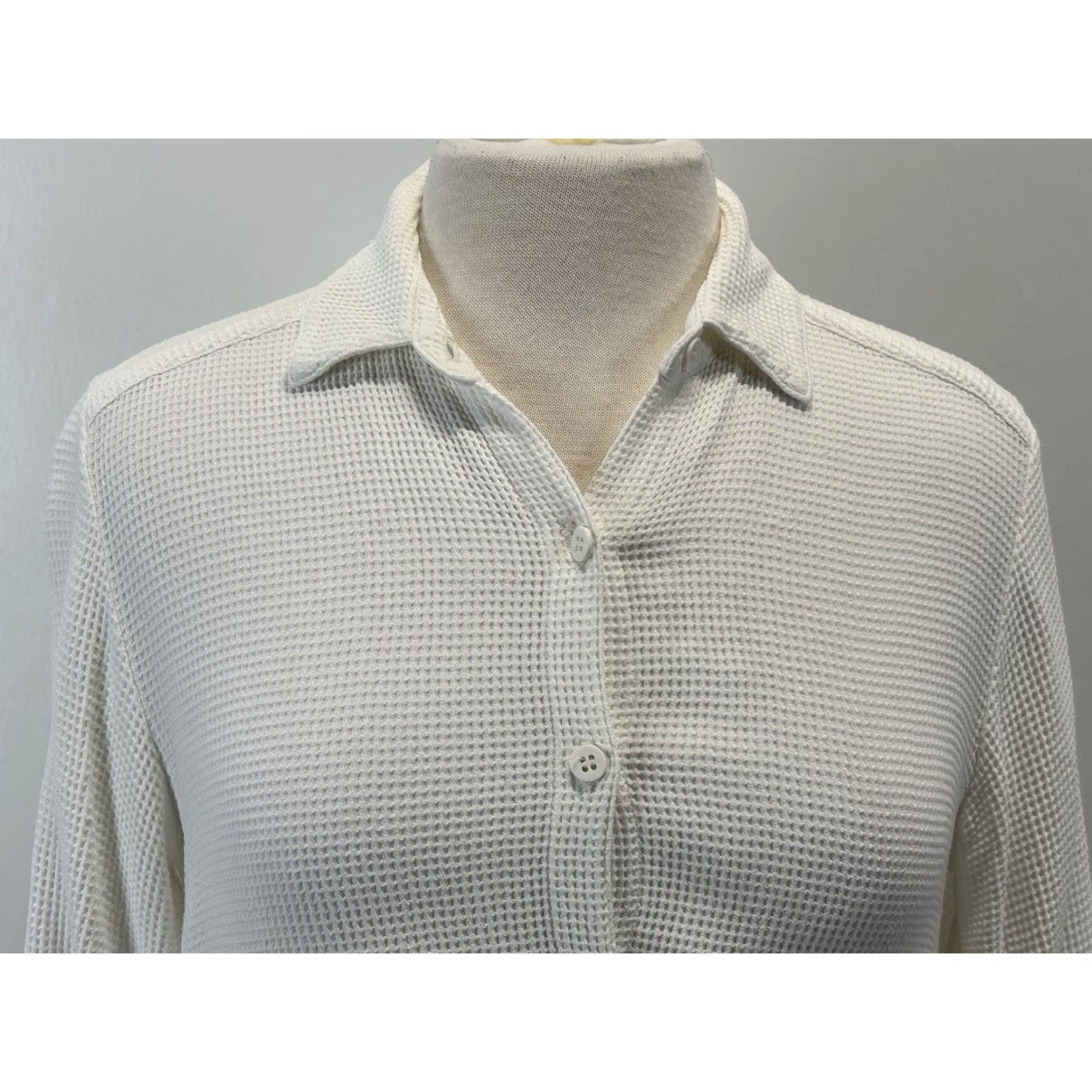 Eileen Fisher EILEEN FISHER White Waffle Knit Button-Up Shirt Size Small Women’s Casual Minimalist Size S / US 4 / IT 40 - 5 Thumbnail