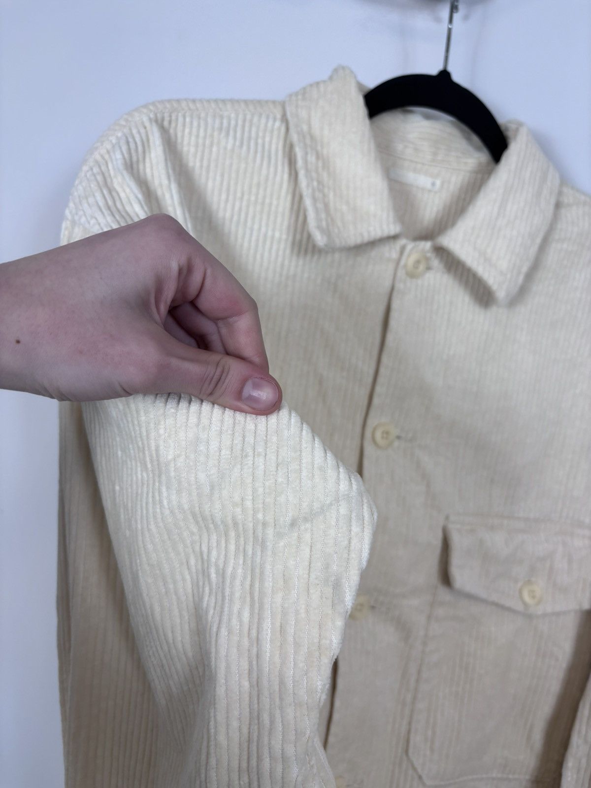 GU GU Japanese Men’s Ivory Double Pocket Corduroy Velvet Shirt Size US M / EU 48-50 / 2 - 11 Thumbnail
