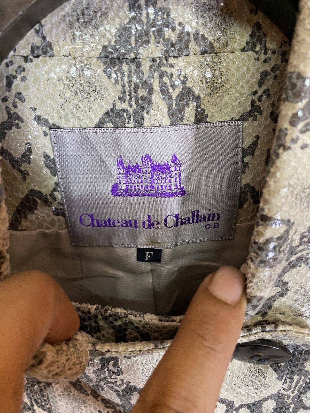 Designer ‼️CHATEAU DE CHALLAIN SNAKE SKIN DESIGN VERY RARE‼️ Size US M / EU 48-50 / 2 - 4 Thumbnail