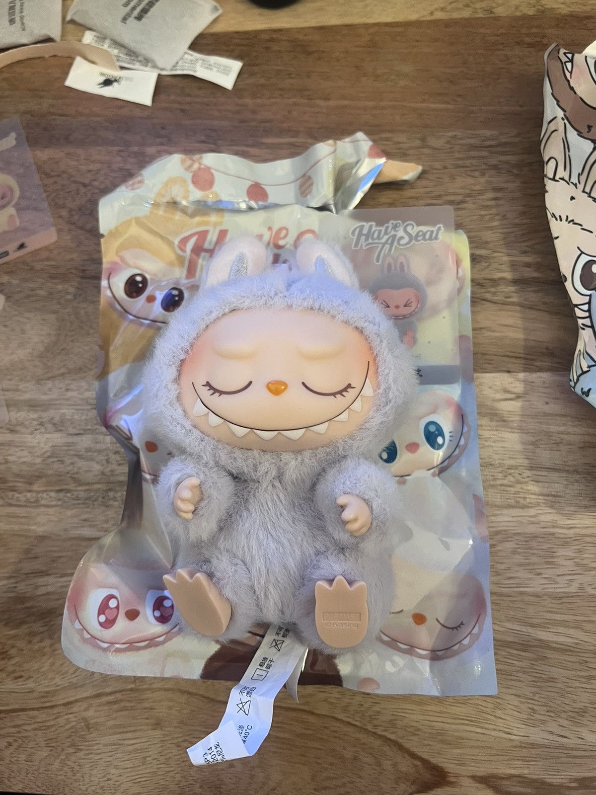 Labucq Labubu keychain zizi have a seat Size ONE SIZE - 2 Thumbnail