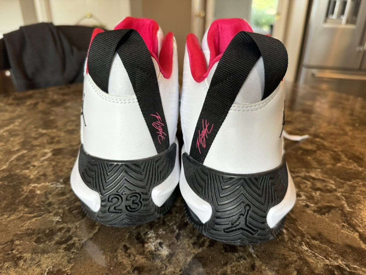 Jordan Brand MINT NEW AIR JORDANS Size US 12 / EU 45 - 7 Thumbnail