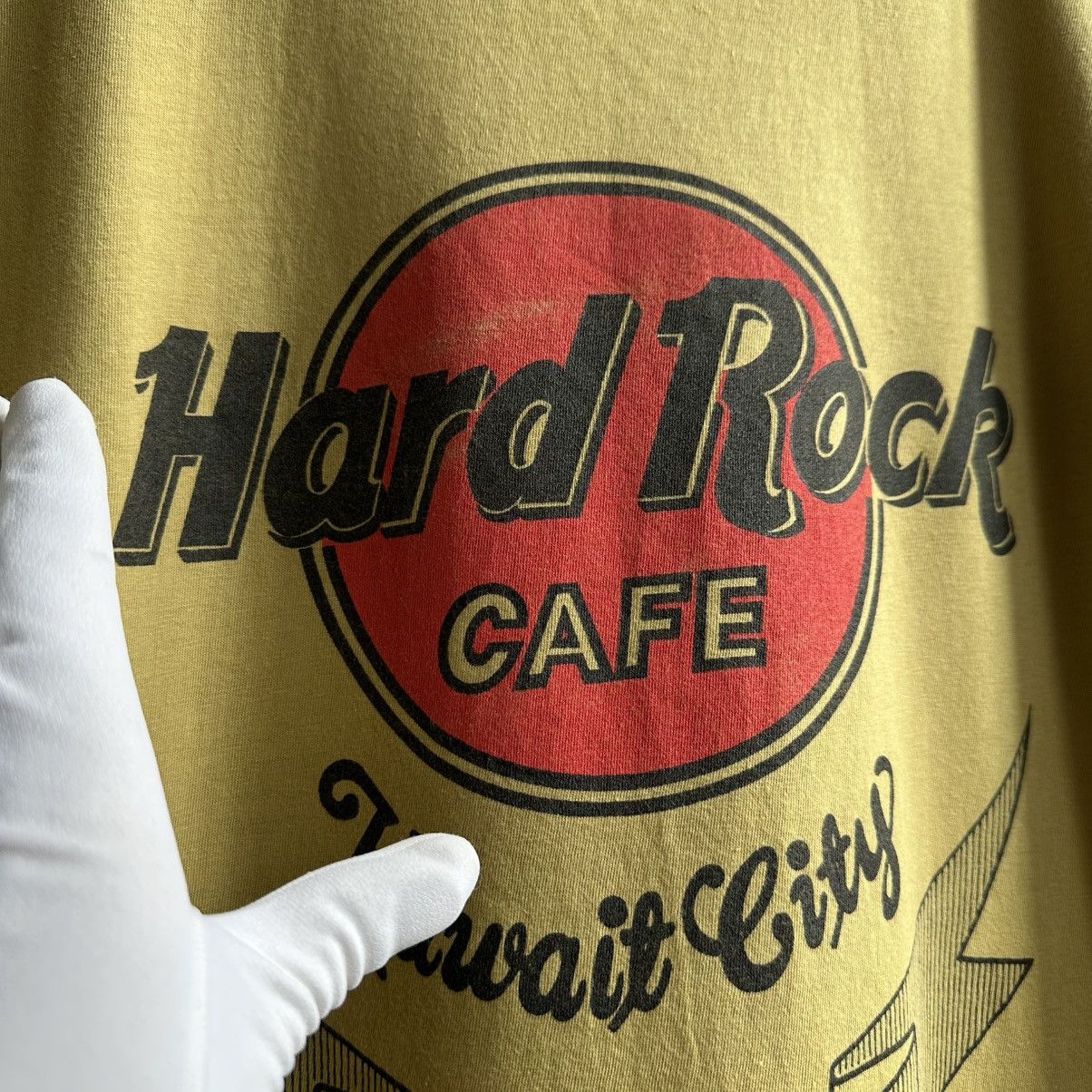 Hard Rock Cafe × Vintage Vintage 90s Hard Rock Cafe Kuwait City Tee Size US L / EU 52-54 / 3 - 4 Thumbnail