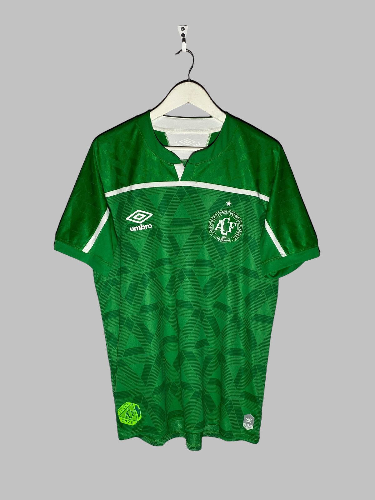Umbro Umbro Chapecoense FC 2020 Home Football Shirt Size US L / EU 52-54 / 3 - 1 Thumbnail