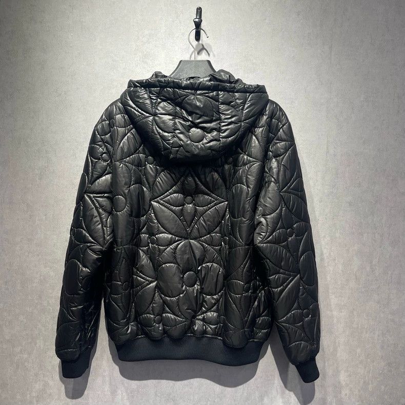 Louis Vuitton LOUIS VUITTON Tri-embossed hooded cotton-padded jacket Size US L / EU 52-54 / 3 - 2 Thumbnail