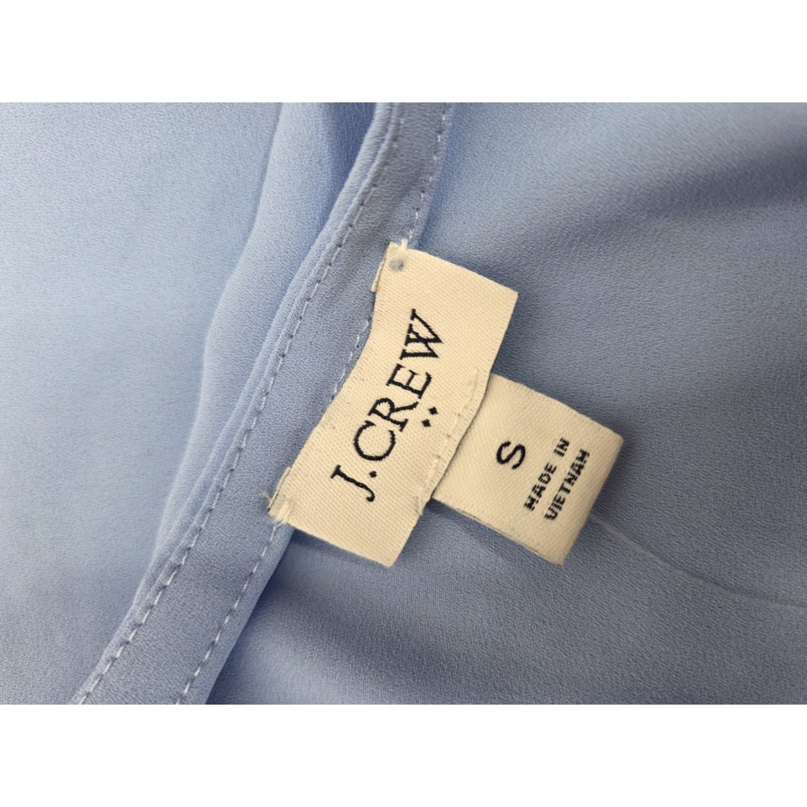 J.Crew J.CREW Blouse Women's V-Neck Blue Long Sleeve Size S Career Shoulder 16 Sleeves 22 Bust 40 Waist 38 Length 26 Pleated Solid Regular Vintage: No Size S / US 4 / IT 40 - 4 Thumbnail