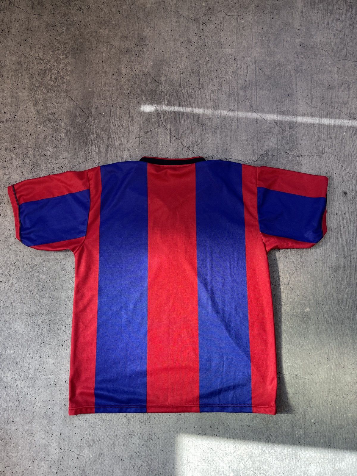 Nike × Vintage Men's Red FC Barcelona Football Club Pullover Jersey Size US L / EU 52-54 / 3 - 5 Thumbnail